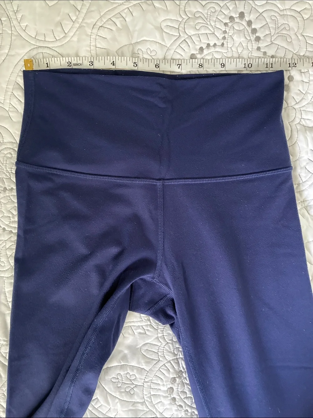 Lululemon High-Waisted Navy Athletic Leggings Size 4